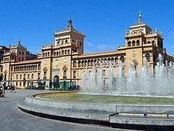 Plaza Zorrilla y Academia de Caballería