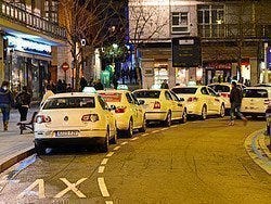 Taxis esperando en Poniente