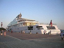 Rising Sun, yacht