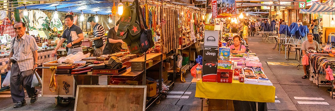 Resultado de imagem para Mercado noturno de Temple em hong kong