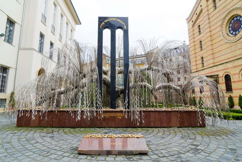 El árbol de la vida, homenaje a las víctimas del Holocausto