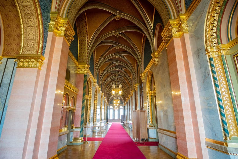 Visita guiada por el Parlamento de Budapest - Disfruta ...