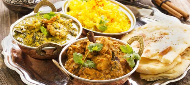 Clase de cocina y cena con una familia india