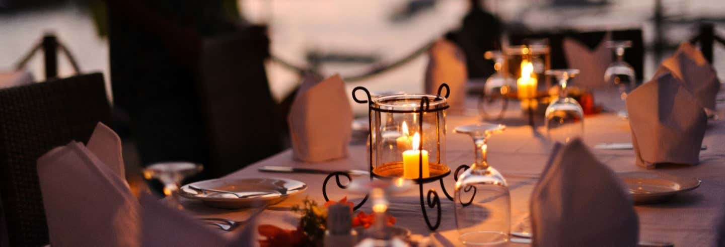 Crucero con cena y espectáculo