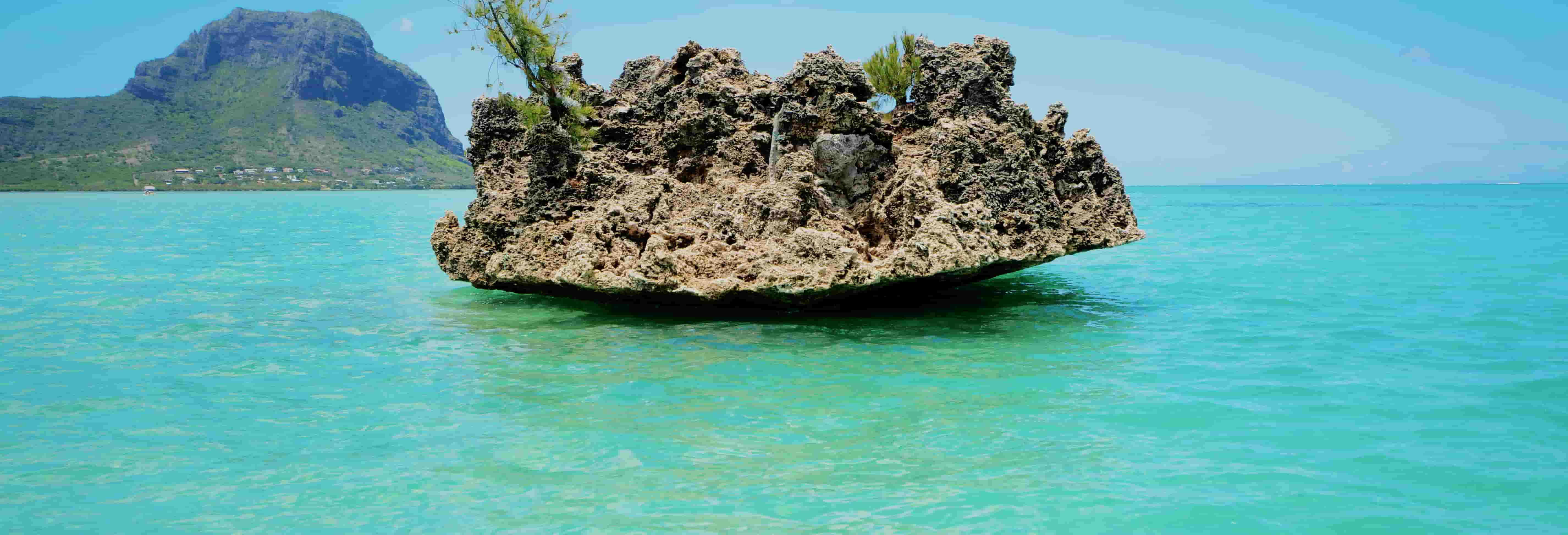 Excursão à ilha de Benitiers de catamarã