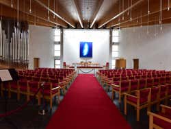 Interior da igreja de Stykkishólmur