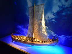 Maquete de barco viking