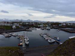 Panorâmica do porto de Stykkishólmur
