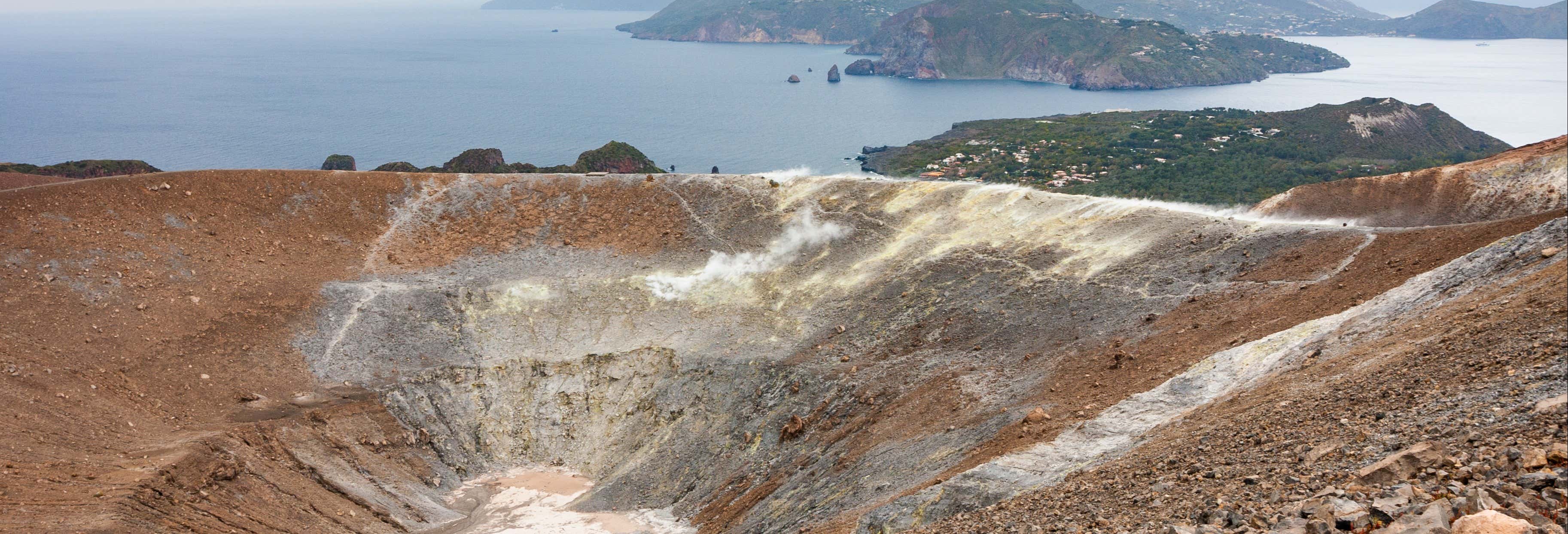 Excursão a Lipari e Vulcano de barco