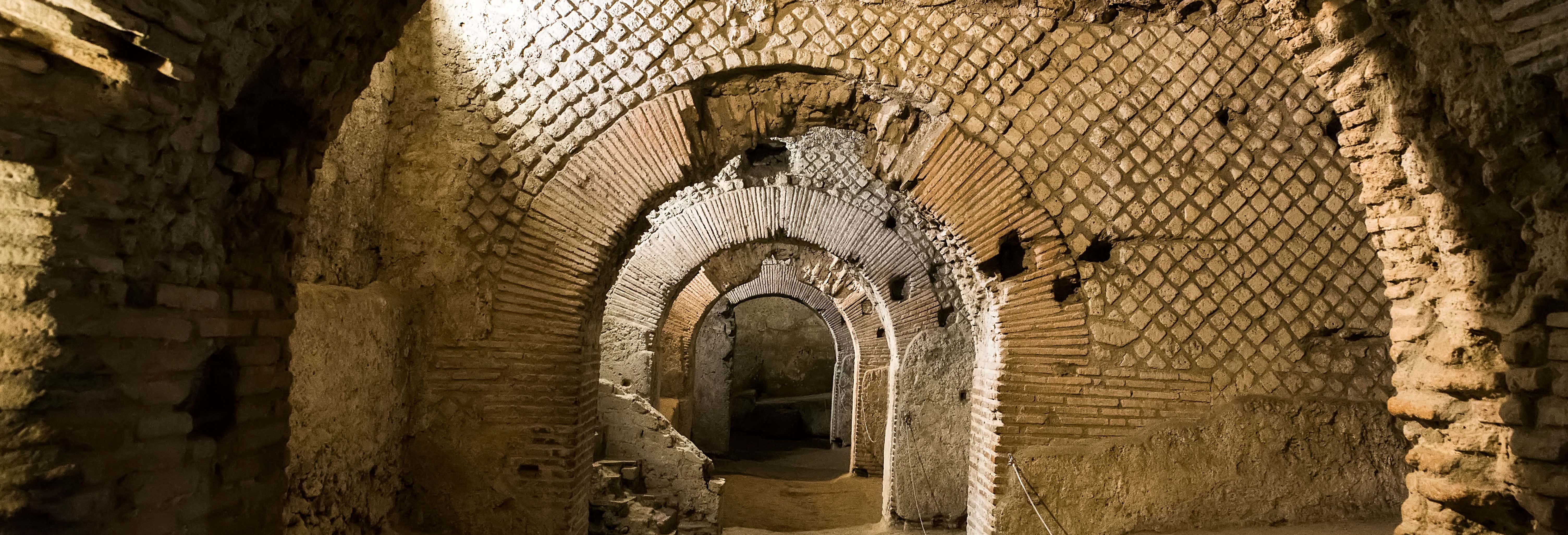 Tour por los subterráneos de la Basílica de San Lorenzo + Catedral