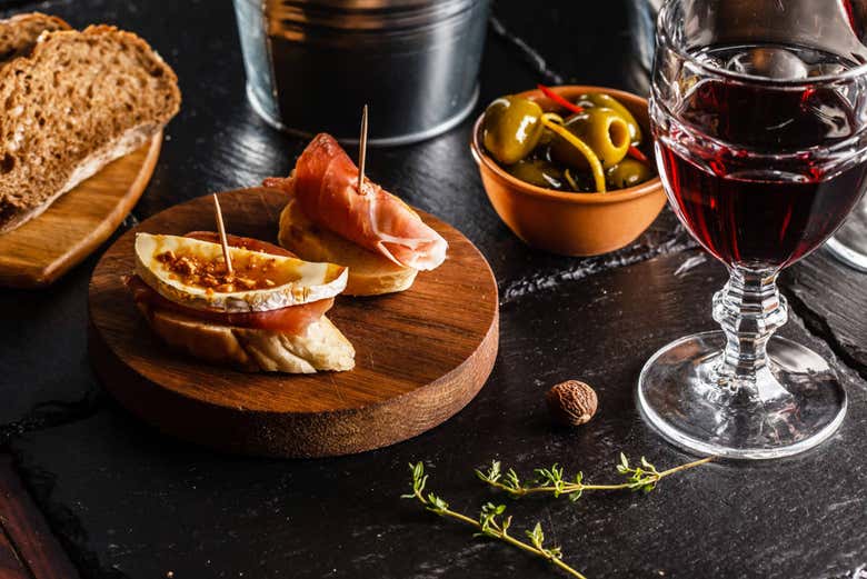 Vini e aperitivi per una degustazione da favola
