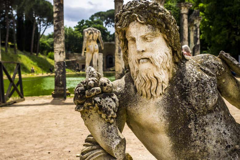 Escultura na Villa Adriana