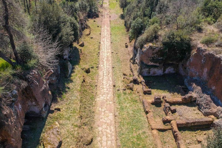 Ceramica Amerina Civita Castellana.Escursione Sulla Via Amerina E A Civita Castellana Da Roma