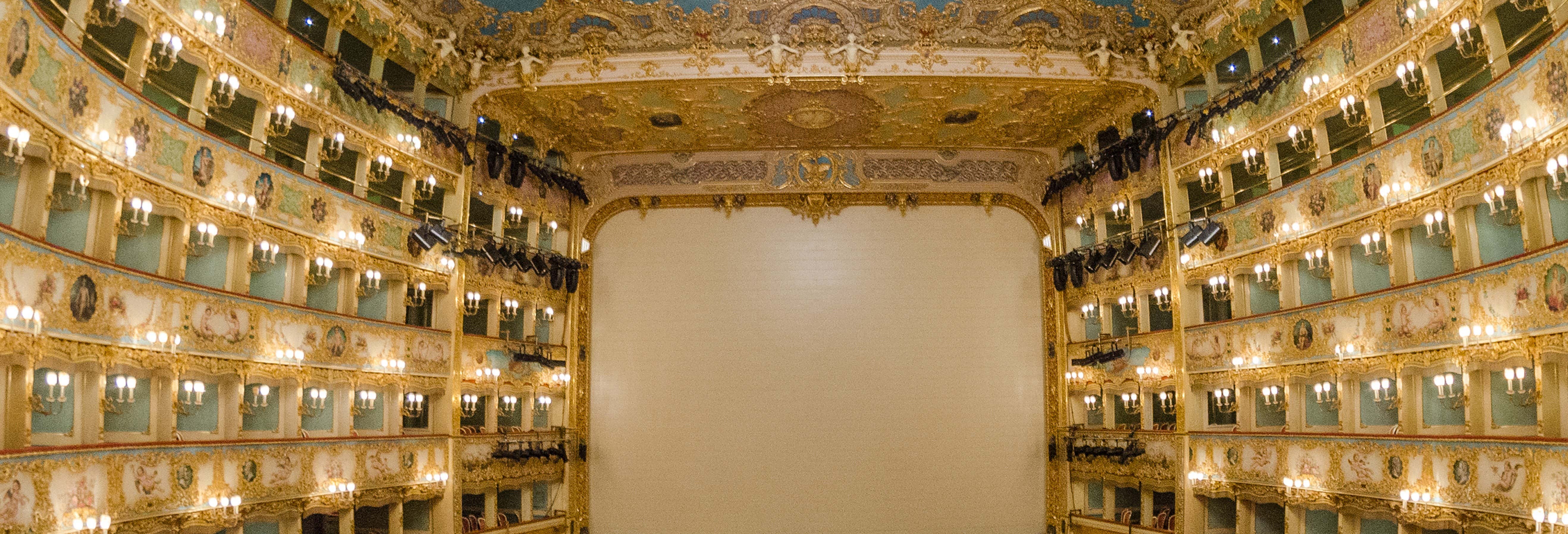 Entrada al Teatro La Fenice