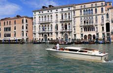 Transporte de watertaxi entre o aeroporto e Veneza