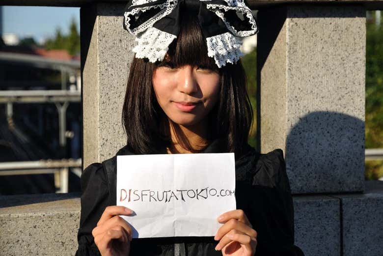 Gothic Lolita posando para Disfruta Tokio