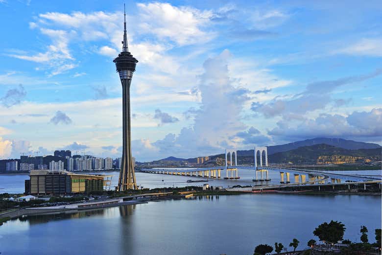 Cena En El Restaurante Giratorio De La Torre De Macao