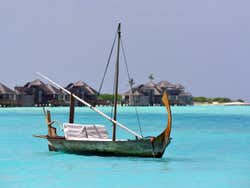 Barco tradicional maldivo
