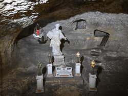 Escultura de San Pablo en las catacumbas