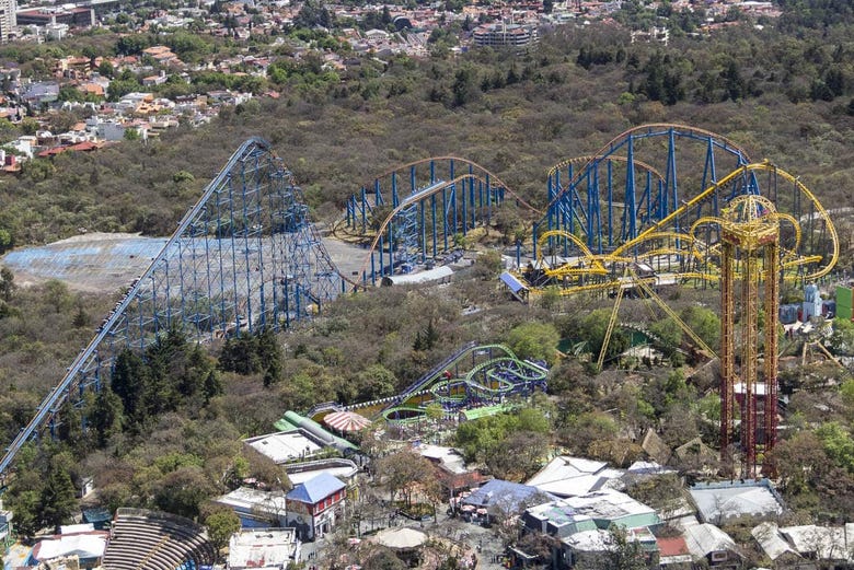 Entrada Al Parque Six Flags De Ciudad De México