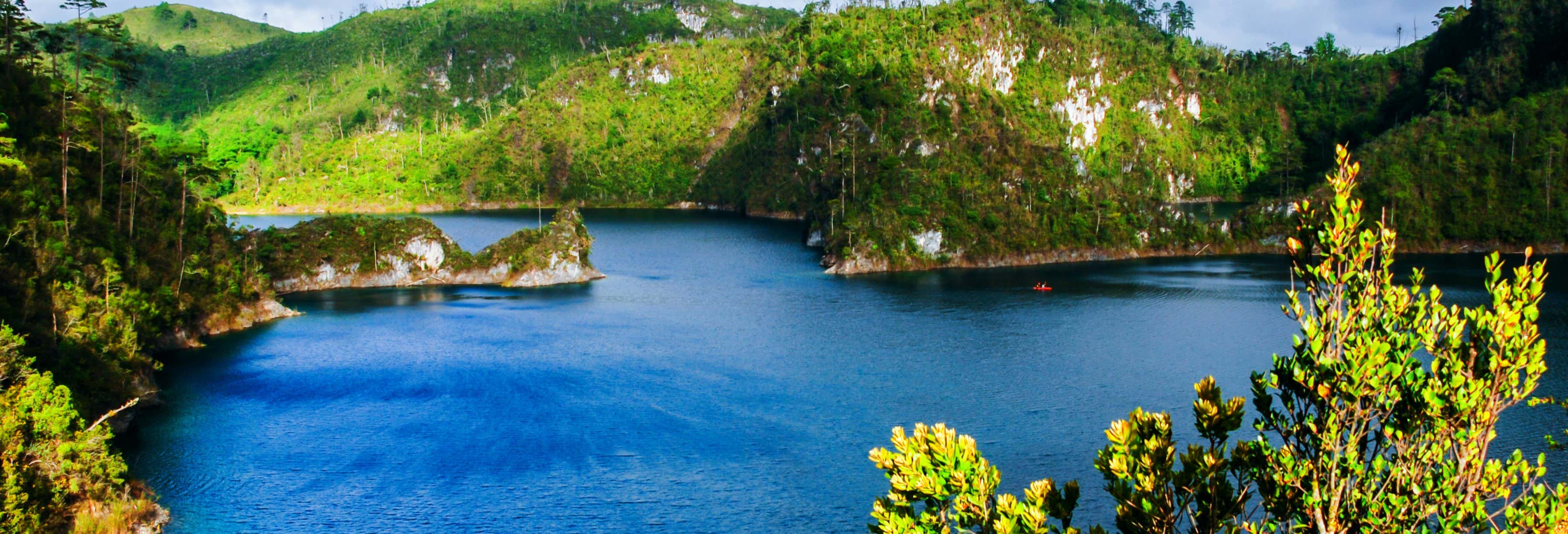 Montebello Lakes & El Chiflón Waterfalls Tour