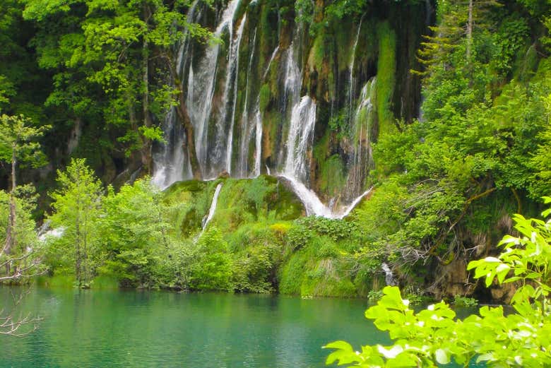 Lagunas de Montebello + Cascada el Chiflón desde Tuxtla Gutiérrez Lagunas de Montebello + Cascada el Chiflón desde Tuxtla Gutiérrez