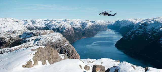Balade en hélicoptère sur la Preikestolen