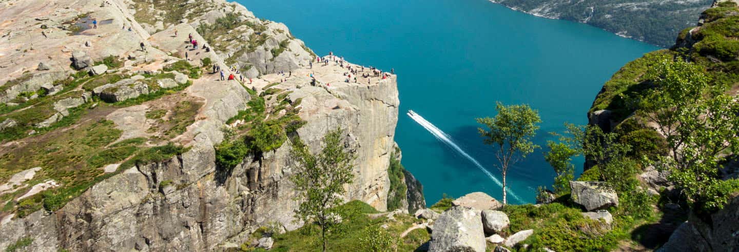 Senderismo por Preikestolen + Paseo en canoa por los fiordos