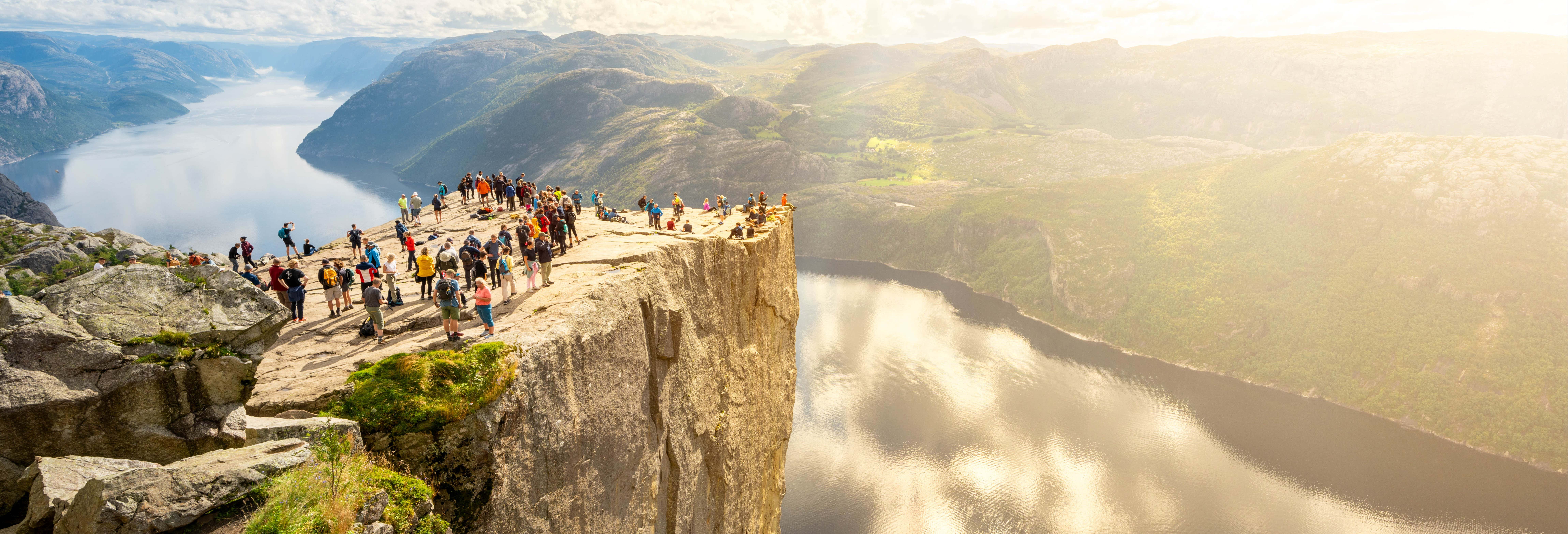 Senderismo por Preikestolen