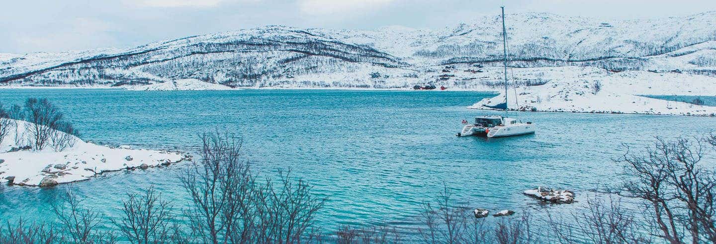 Croisière à travers les fjords arctiques + Pêche