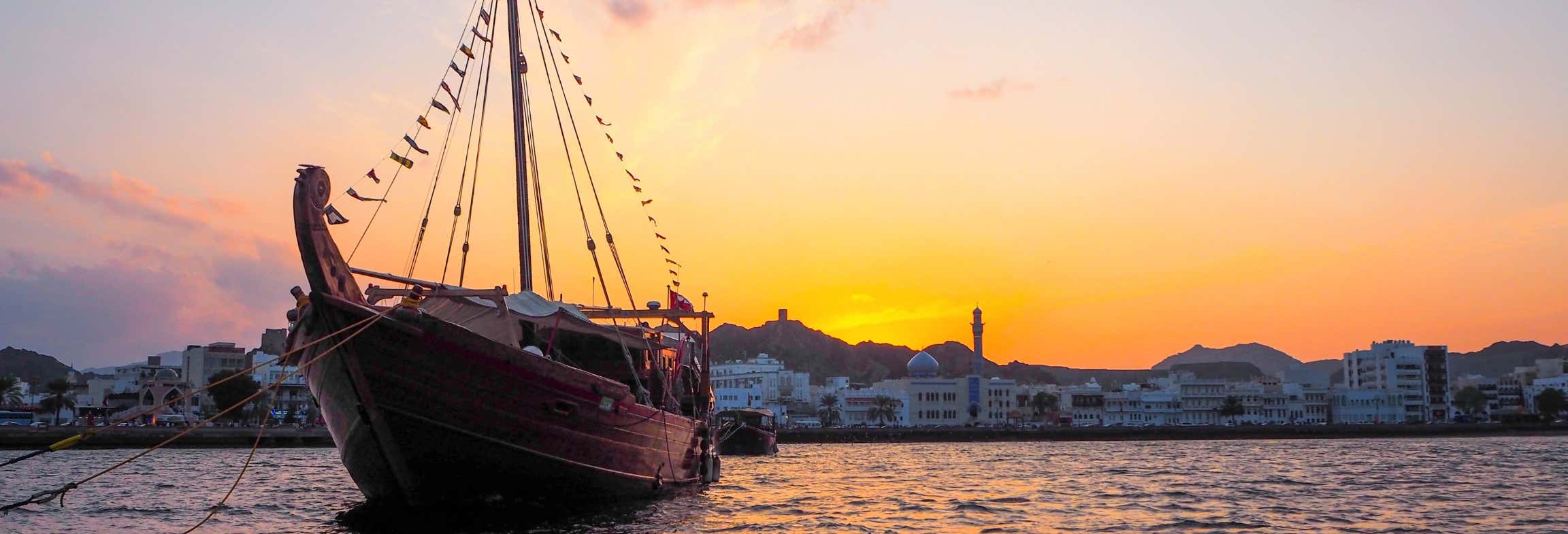 Dîner Croisière Au Coucher Du Soleil Dans Mascate