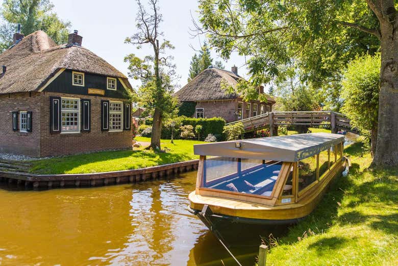 Giethoorn Trip From Amsterdam - Introducing Amsterdam