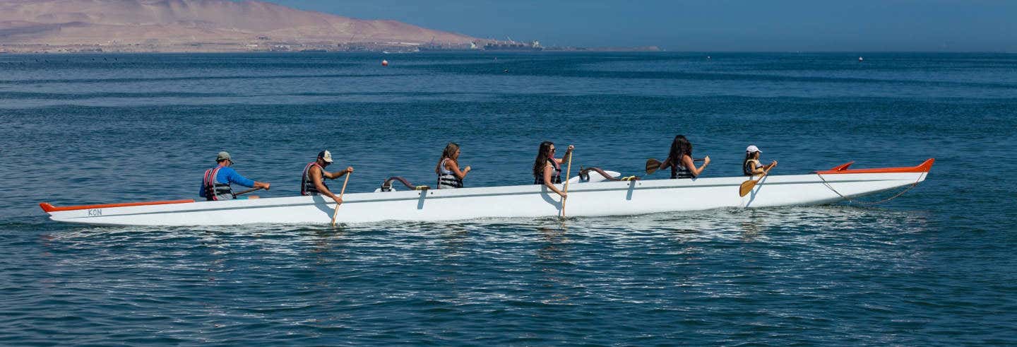 Tour en canoa polinesia por la bahía de Paracas