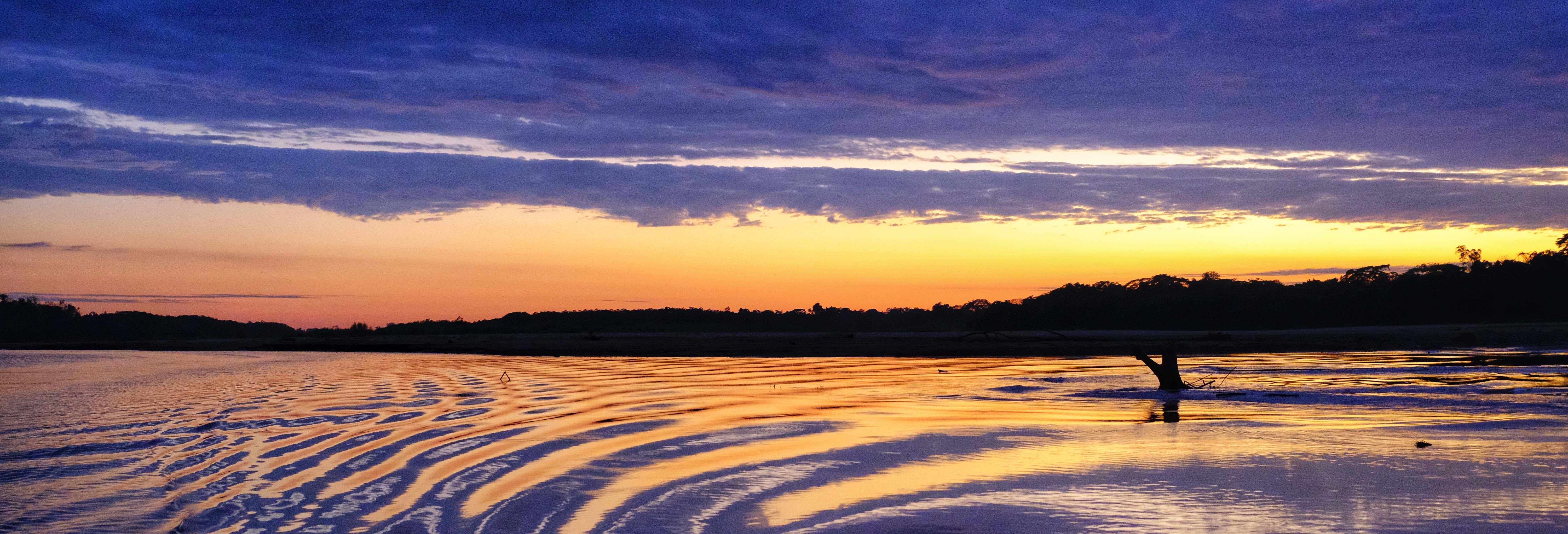 Balade En Bateau Au Coucher Du Soleil Sur Le Madre De Dios