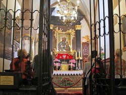 Interior do santuário de Jasna Gora