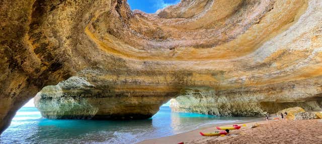 Paseo en barco por las cuevas de Benagil
