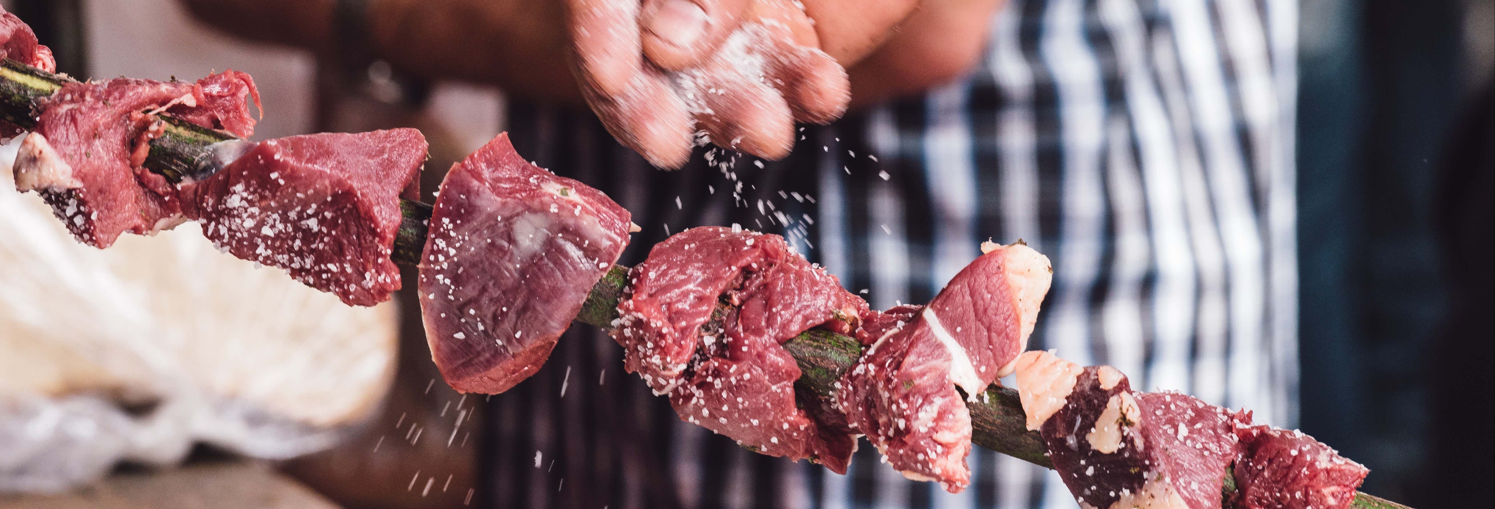 Jantar com espetáculo folclórico