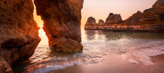 Passeio de barco pela Ponta da Piedade ao entardecer
