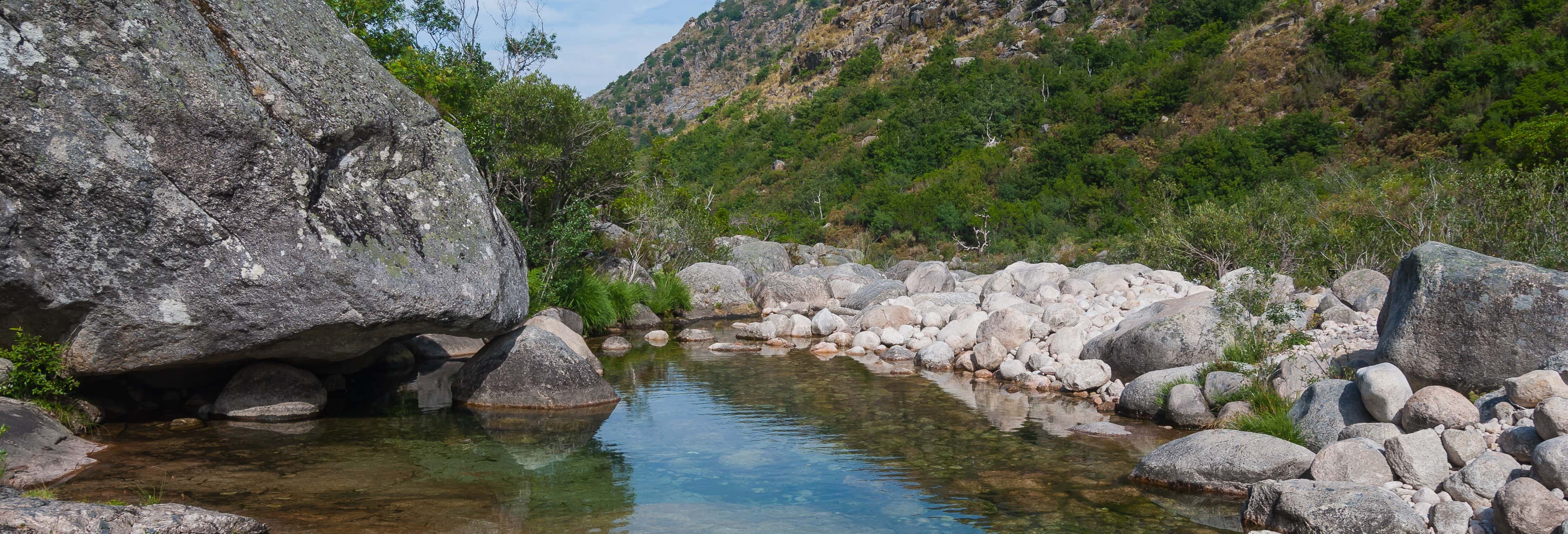 Senderismo acuático por el Parque Nacional Peneda-Gerês