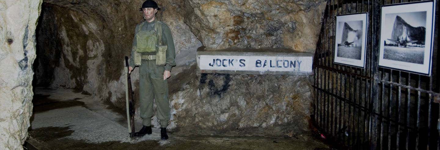 Tour por los túneles de la II Guerra Mundial