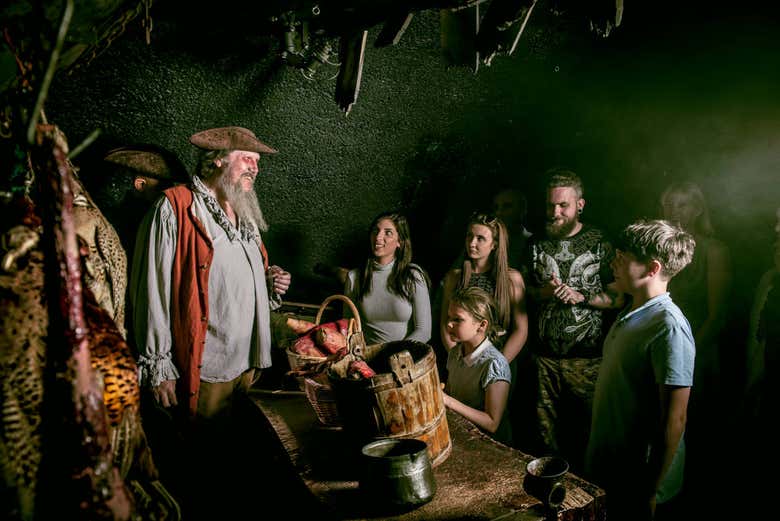 Grupo no passeio do terror