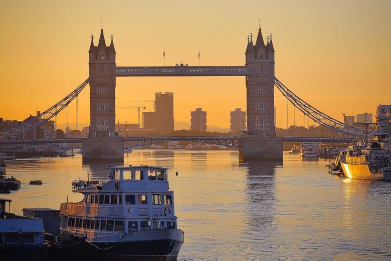 thames cruise london bridge