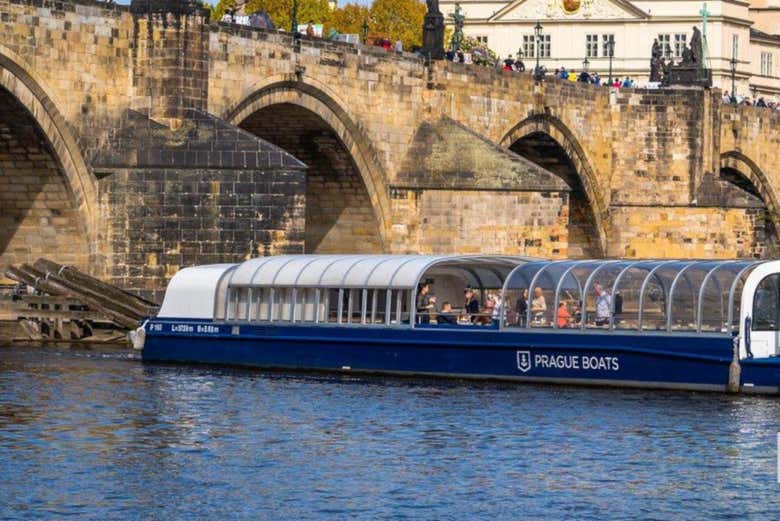 Panoramic Boat & Dinner Cruise, Prague
