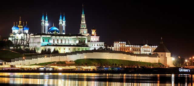 Tour noturno por Kazan iluminada