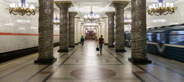 Visita guiada pelo metrô de São Petersburgo