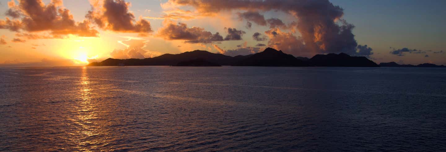 Balade en bateau au coucher de soleil