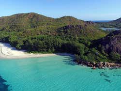 La Digue a vista de drone