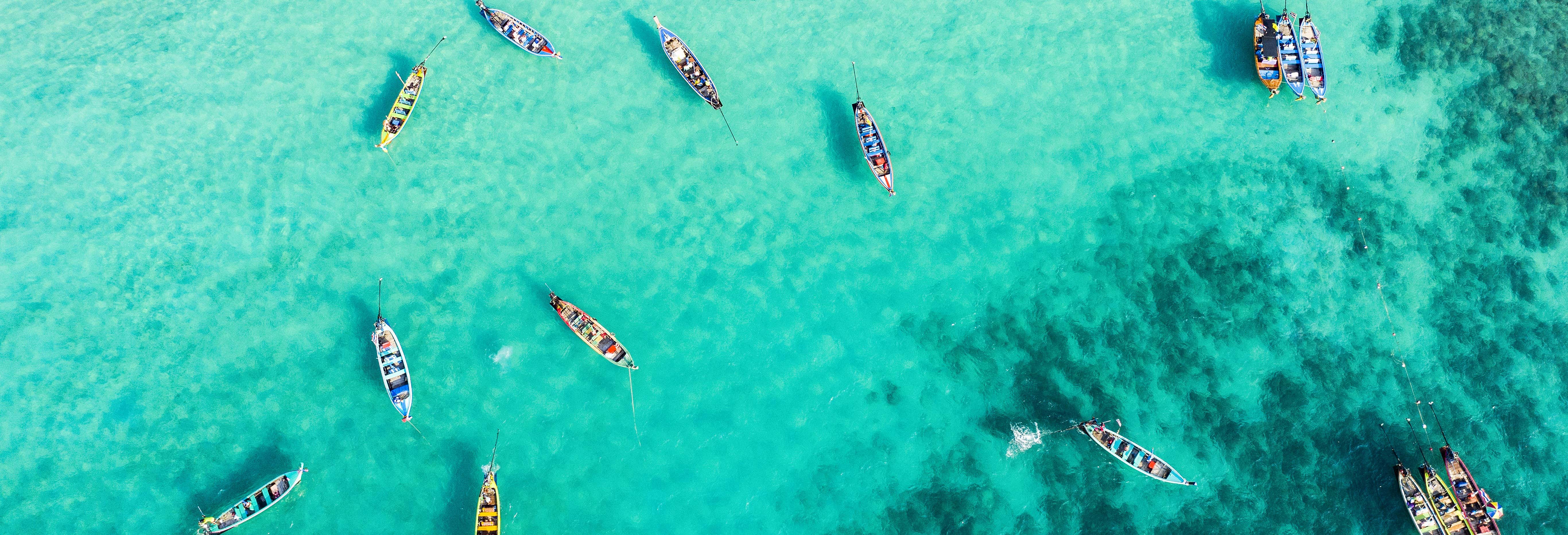Ferry às ilhas Phi Phi