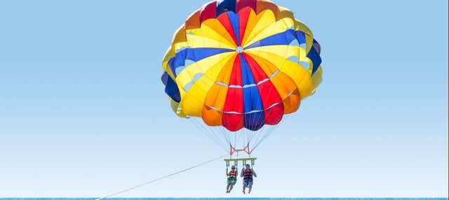 Parasailing a Zanzibar