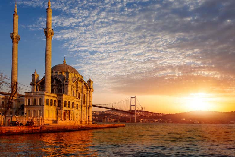 Crociera sul Bosforo al tramonto da Istanbul - scopriistanbul.com